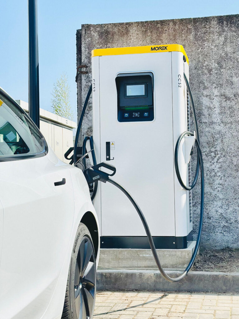 Kiirlaadija kuni 180 kW